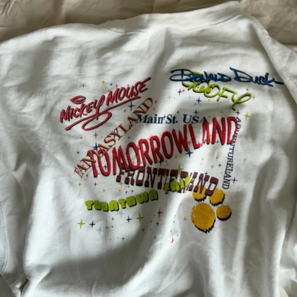Vintage Disney World Magic Kingdom Sweatshirt - Picture 5 of 5